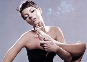 La cigarette nuit à votre santé, altère votre capital séduction La cigarette nuit à votre santé, altère votre capital séduction