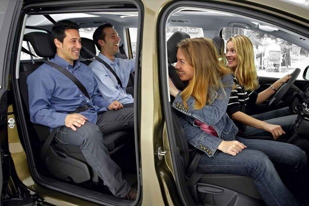 Monospace Seat Alhambra, Seat ressort le monospace de son chapeau