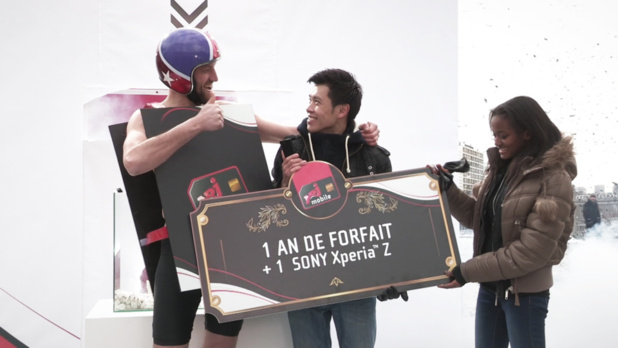 L'homme-sandwich vous offre un smartphone et 1 an de forfait