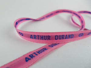 Etiquette tissée de 10mm personnalisée pour vetement