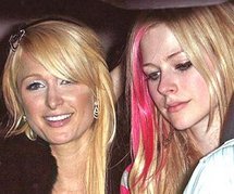 Avril Lavigne et Paris Hilton piègent la presse people Avril Lavigne et Paris Hilton piègent la presse people