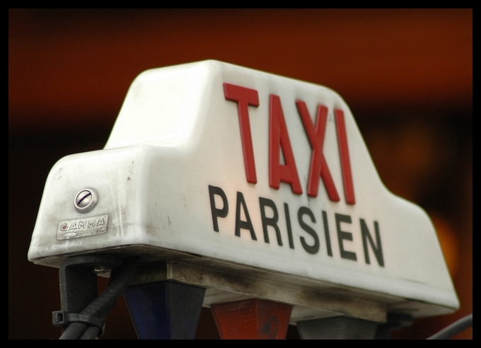 Un faux taxi arrêté à Paris