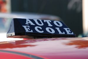 Auto-école traditionnelle ou auto-école en ligne ?