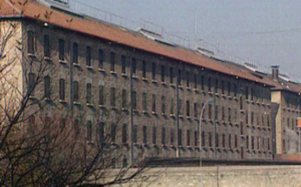 Surpopulation des prisons et revendications étroitement liées